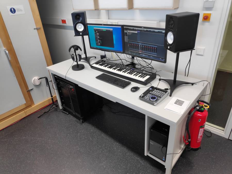 workstation_2.jpg workstation_2.jpg